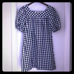 Adorable gingham Navy and white tunic!